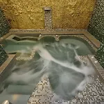 Bertusi Hotel