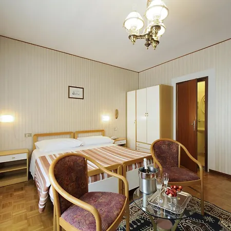 ホテル Bertusi 3*